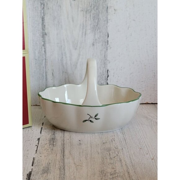 Spode Basket with handle 6" Vintage home‎ decor tree Mistletoe - Picture 1 of 6